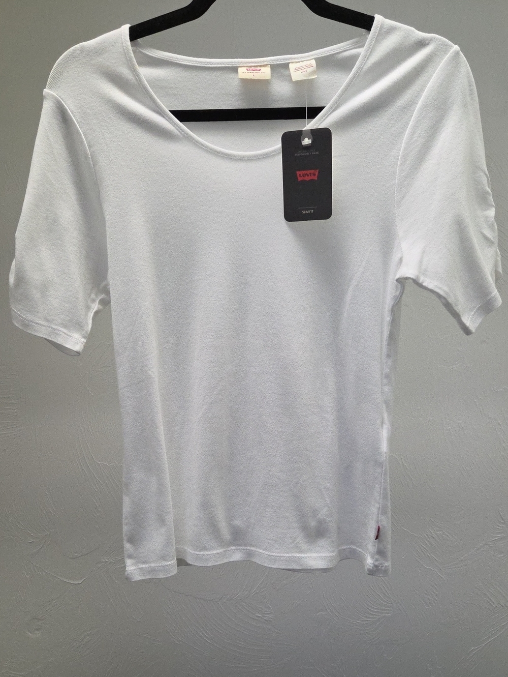 Womans Levi's White Rounded Neck Tshirt With Ruching On Sleeves Size L